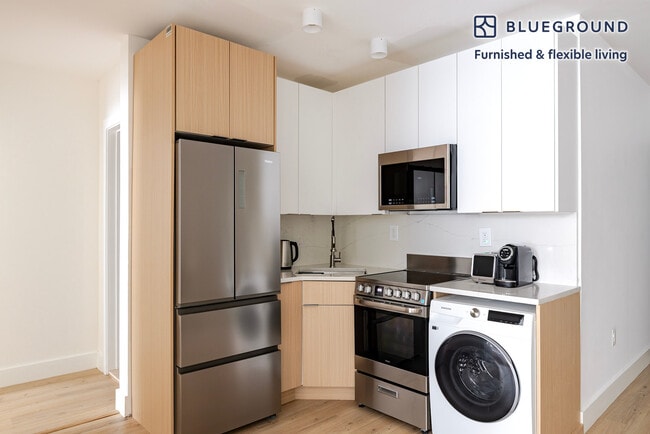 940 1st Ave Unit SI FL2-ID2041