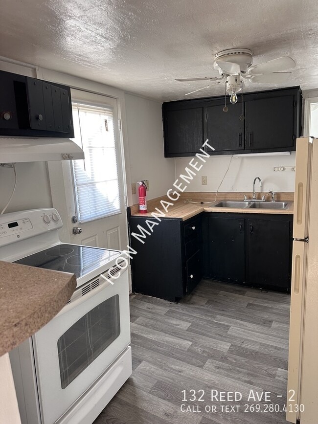 Photo - 132 Reed St Unit 2