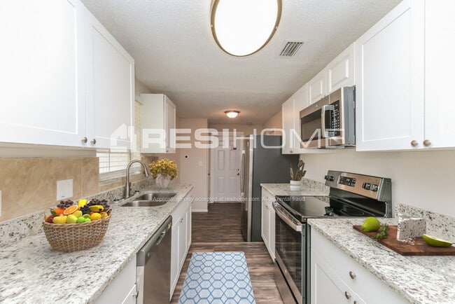 Photo - 1200 Jadewood Ave
