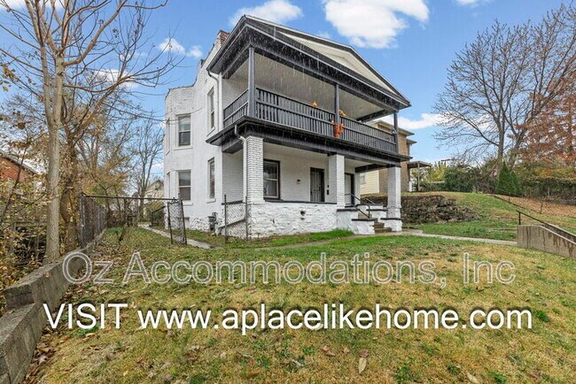 Photo - 3523 St John Ave