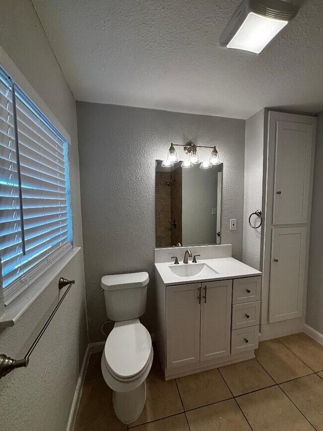 Photo - 5855 Beldart St