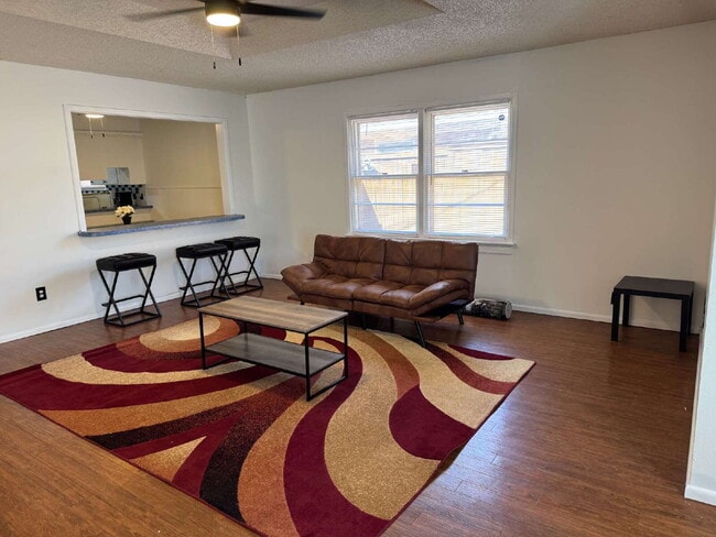 Building Photo - Bedroom Available. ALL BILLS PAID. FURNISHED