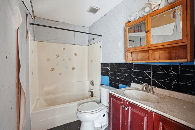 Photo - 2683 21st St