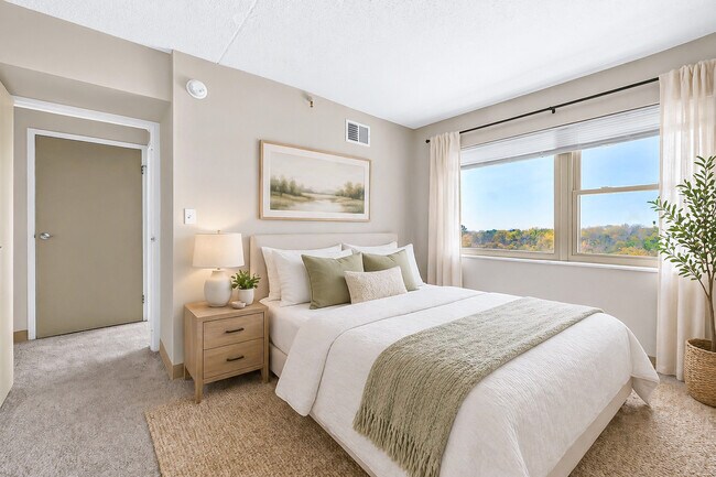 Cozy Bedroom Retreat at Musicians Towers