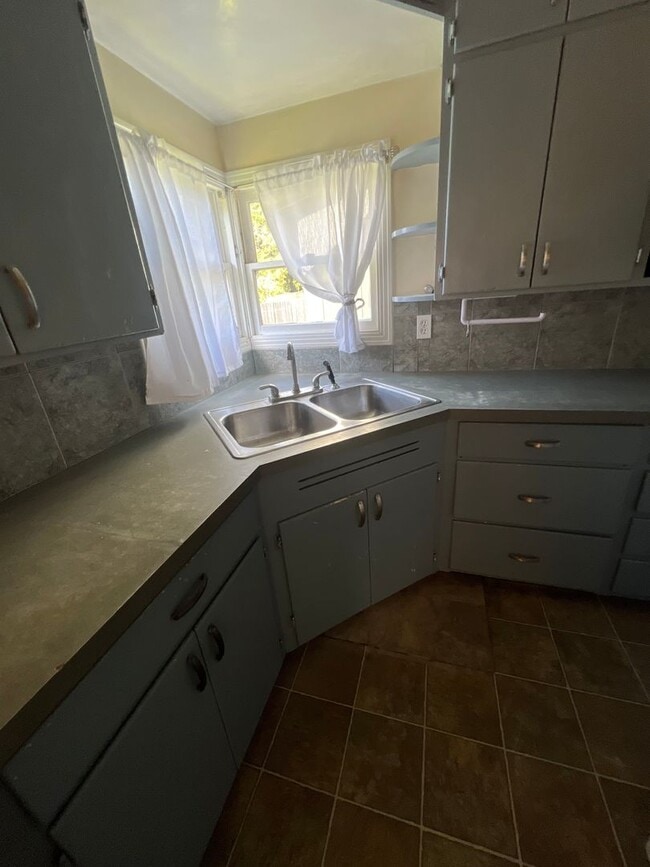 Photo - 2421 Central Ave Unidad #A