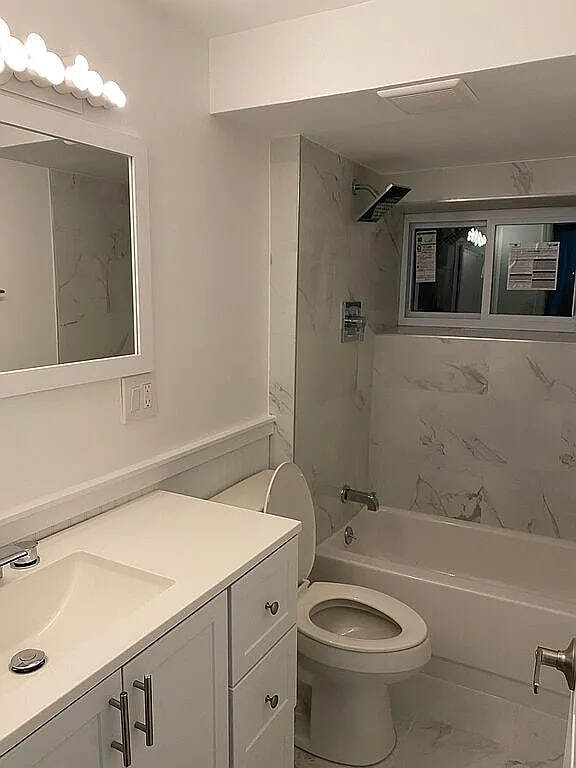 Photo - 1029 Commack Rd