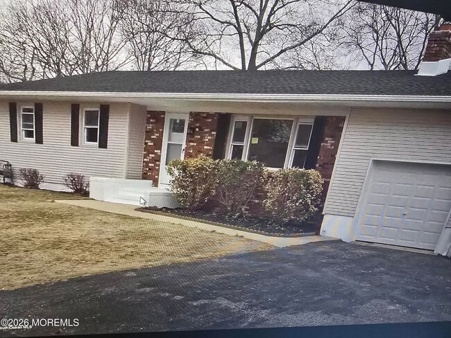 Building Photo - 2008 Pine Meadow Ave