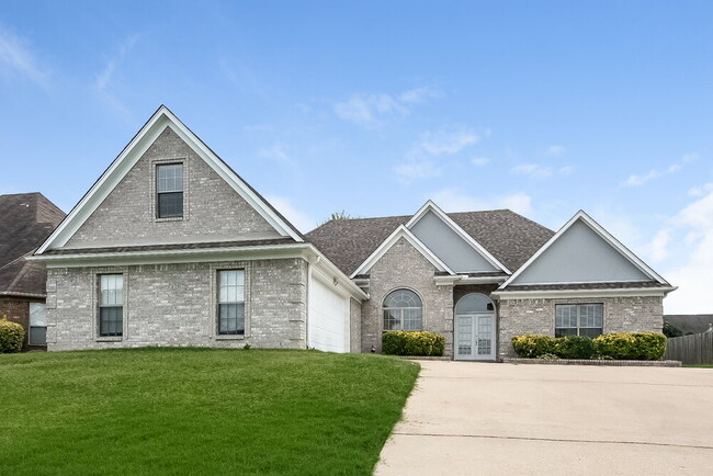 Building Photo - 1573 Golden Oaks Loop N Rental