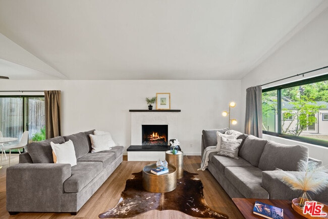 Photo - 1380 Old Topanga Canyon Rd