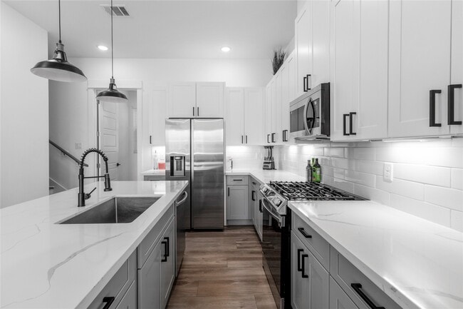 Photo - 1404 Mansfield St