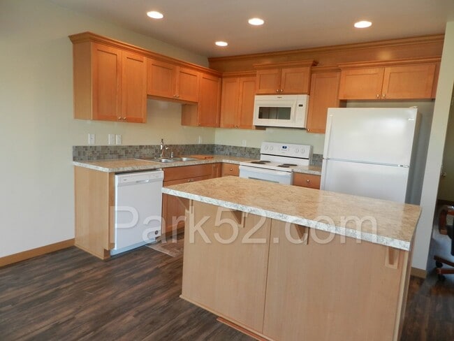 Photo - 3 bedroom 1.5 bathroom duplex in Fife!