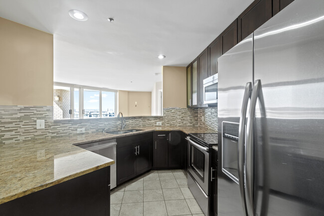 Building Photo - 100 Harborview Dr Rental