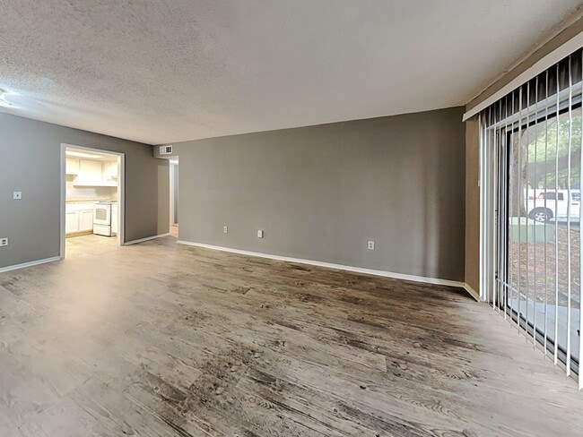 Photo - 476 Banyon Tree Cir