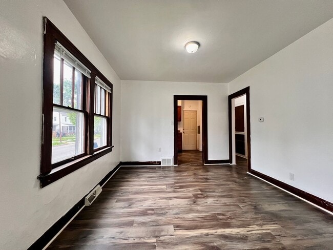 Photo - 4158 Mayfield Dr Unit Lower