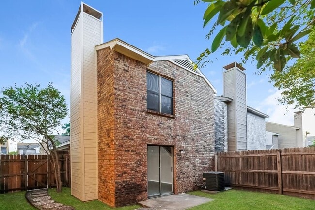 Photo - 1327 High Ridge Dr