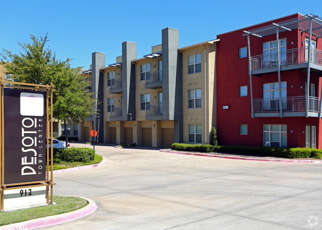 Building Photo - DeSoto Town Center Rental