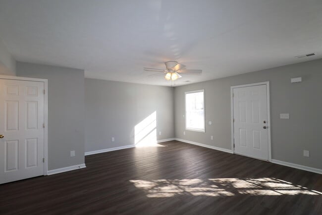 Photo - 633 Miles Rd