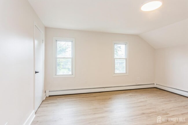 Photo - 176 Manalapan Rd