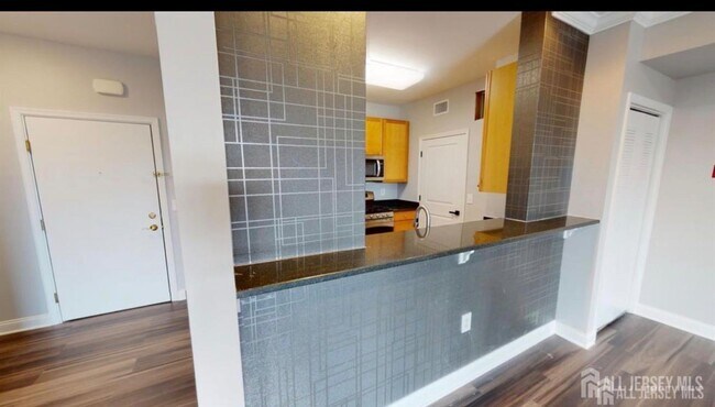 6301 Fernandez Ct