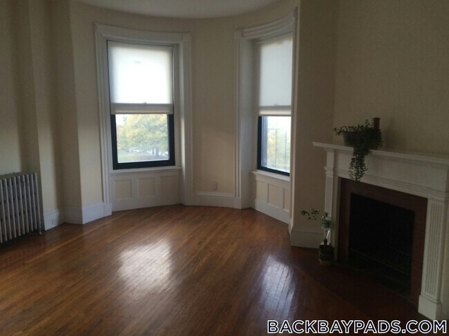 Photo - 504 Beacon St Unidad 35