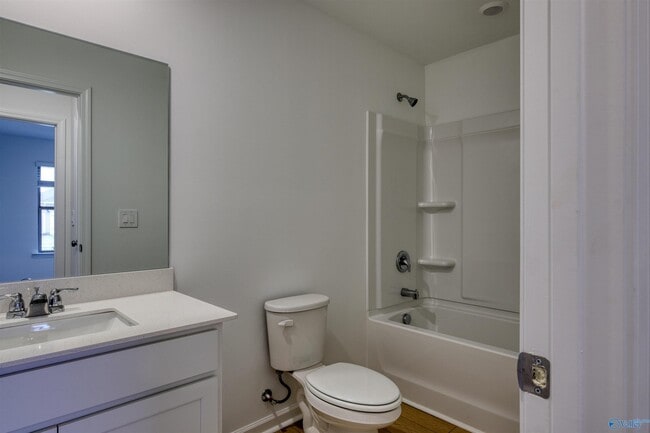 Photo - 180 Labrador Ln