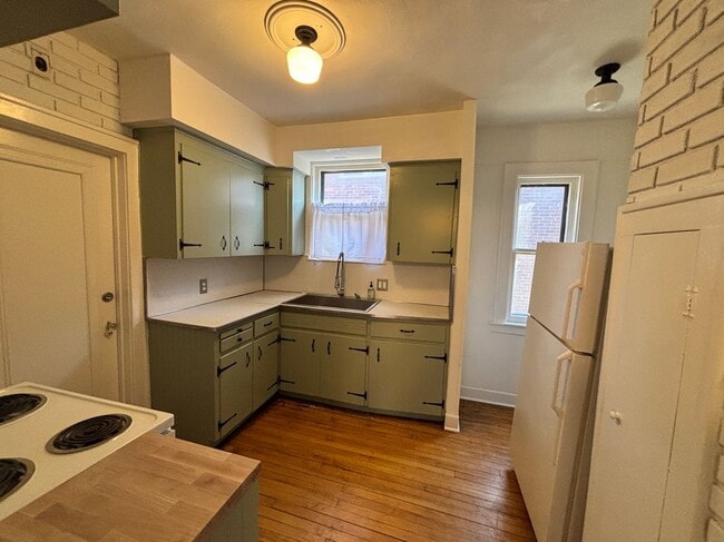 Photo - 5783 Yorkshire Rd