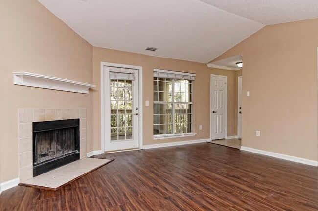 Photo - Amazing two bedroom 2nd Floor, Summer House Available June 19!