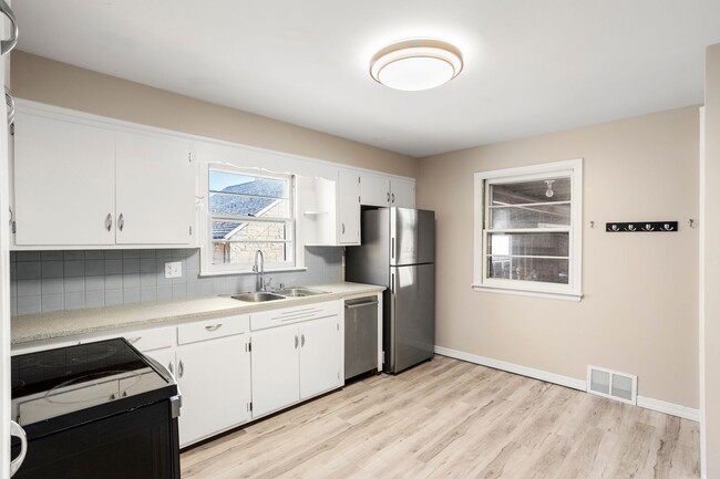 Photo - Three Bedroom Appleton House