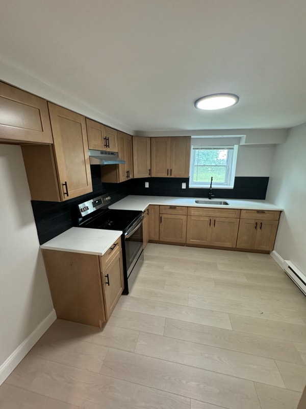 Building Photo - 703 E Hamilton St Rental