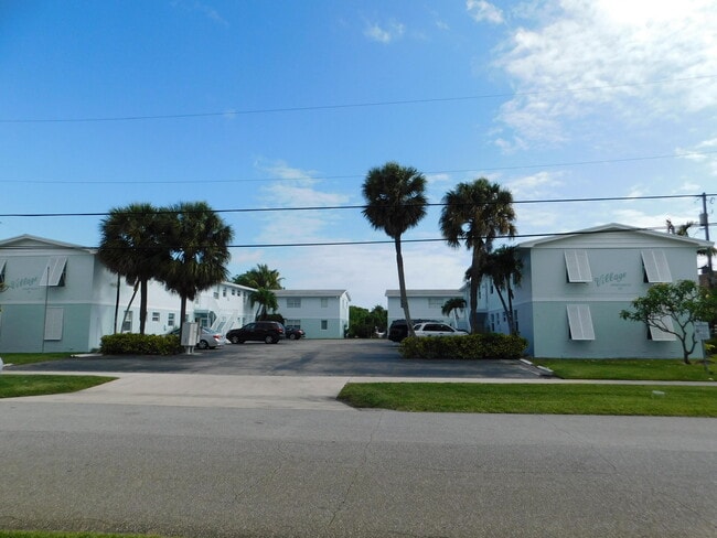 Photo - 741 Hummingbird Way Unit 4