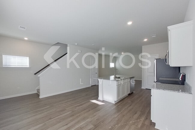 Photo - 2541 Banyon Cir