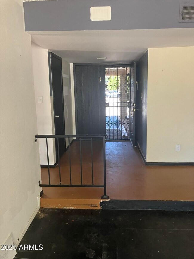Photo - 5553 W Hartford Ave