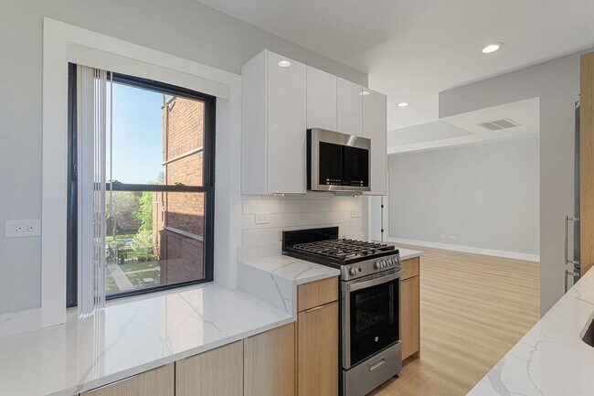 Photo - 1552 W Juneway Ter