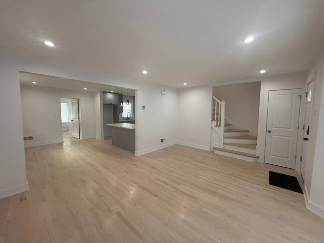 Photo - 9304 S Justine St