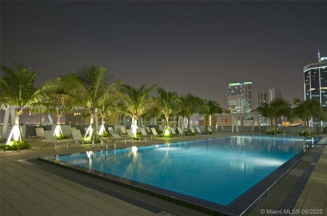 Photo - 79 SW 12th St