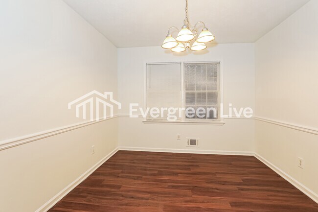 Photo - 1717 King Rd