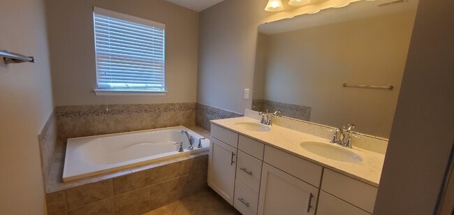 Photo - "Charming 3-Bedroom Retreat with 2.5 Baths in Charlotte's Heart – Spacious 1880 Sq Ft Gem!"
