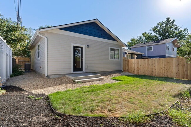 Photo - 3716 Custer Dr