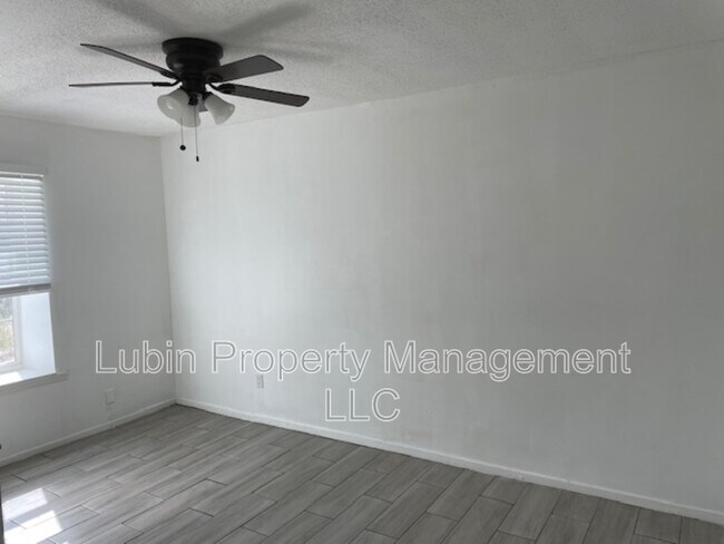 Photo - 1761 E Raines Rd Unit Apt 8