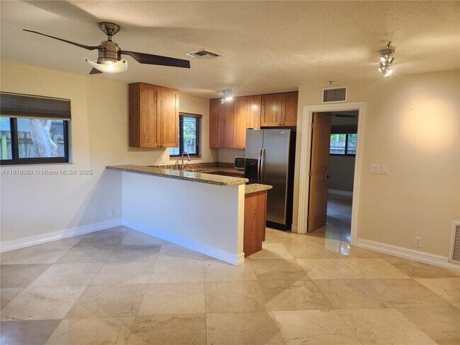 Photo - 210 SW 8th St Unit 1-3