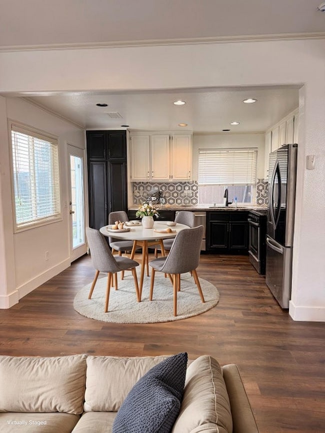 Photo - DETACHED 3bed home in the desirable Magnolia Lane community of Las Flores!