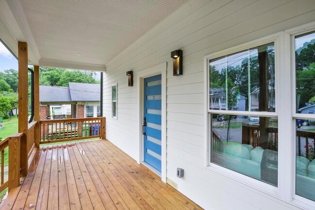 Photo - 79 Adair Ave SE