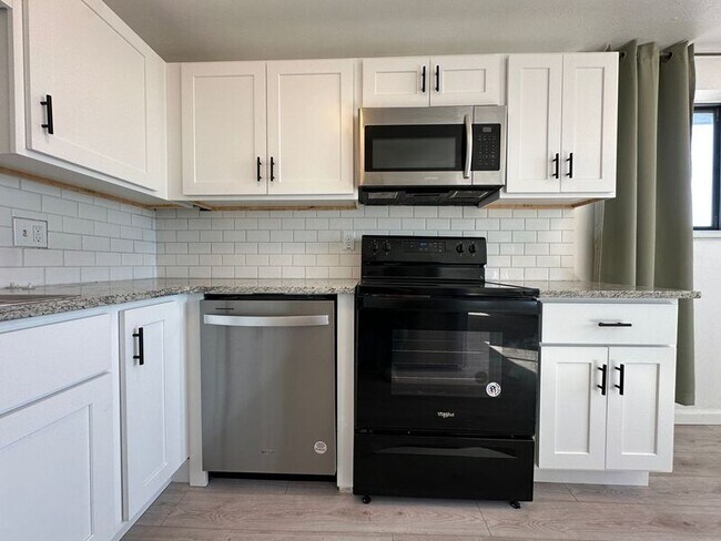 Photo - 875 S Quebec St Unit Apt 18