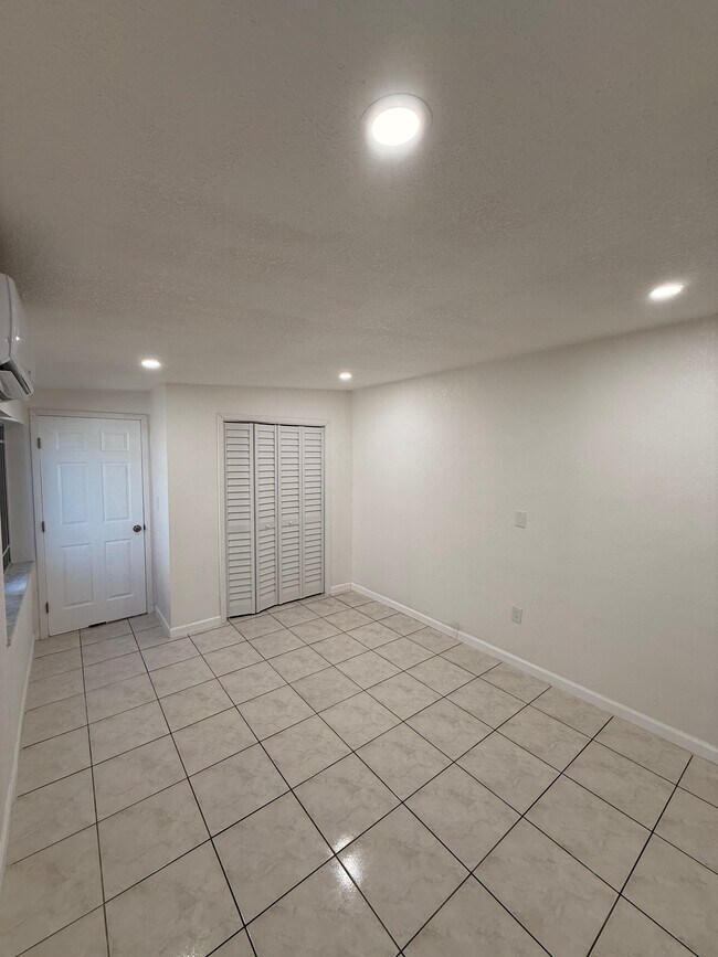 Photo - 10424 SW 7th St