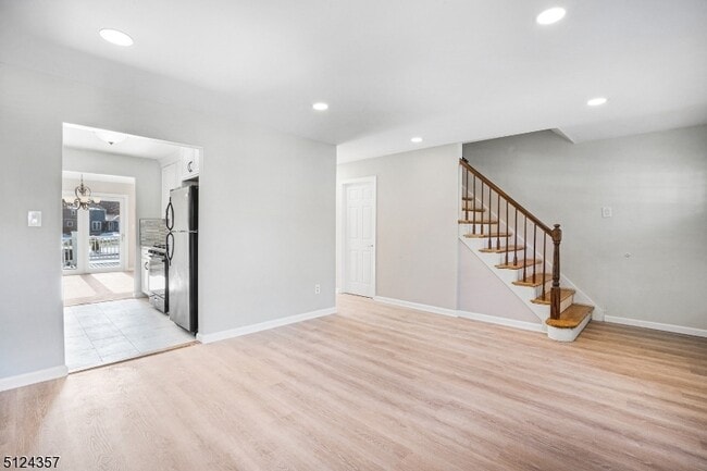 Photo - 1 Tempe Wick Rd