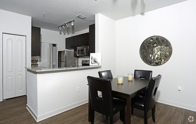 Comedor - The Grand at Westside