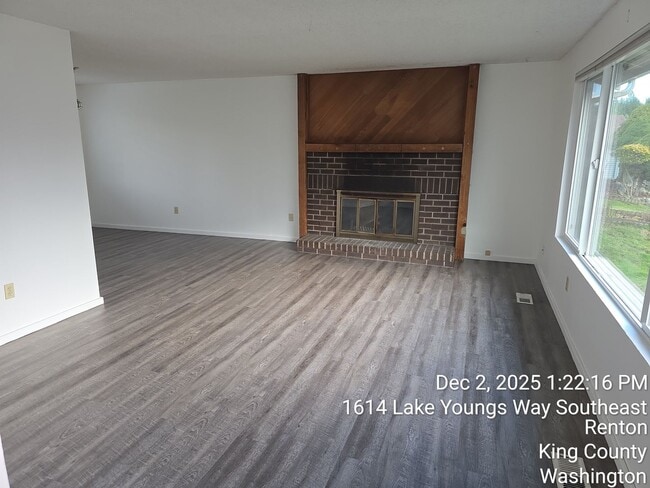 Photo - Renton Lake Youngs area - 3 bedroom tri-level home with 2.5 bathrooms and 2 car garage - Avail. N...