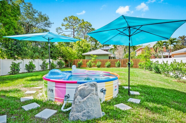 Photo - 2420 Valentine St