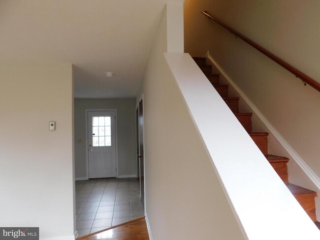 Photo - 248 Waterford Ln