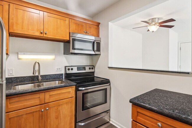 Photo - Georgian Court Apartments